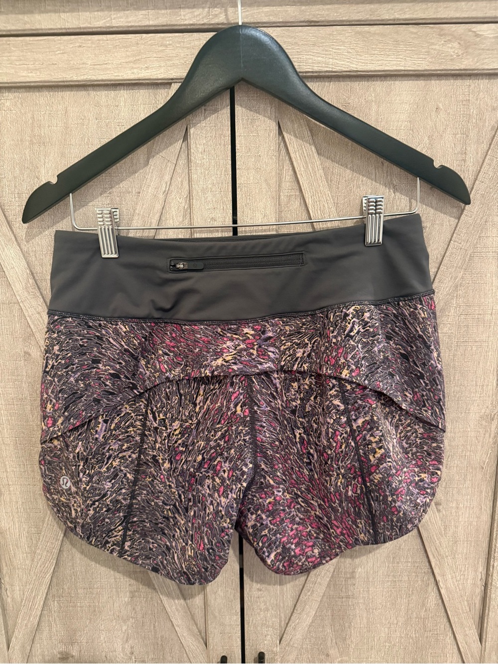 Speed Up Mid-Rise Lined
Short 4"- size 6